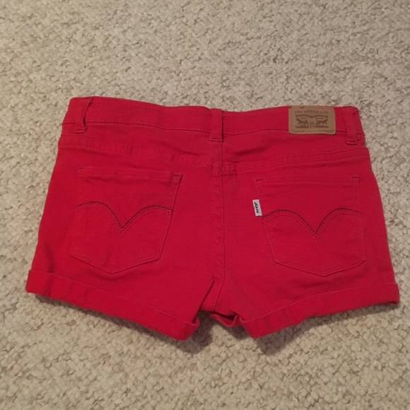 Girls Red Levi’s Denim Shorts - Picture 2 of 4